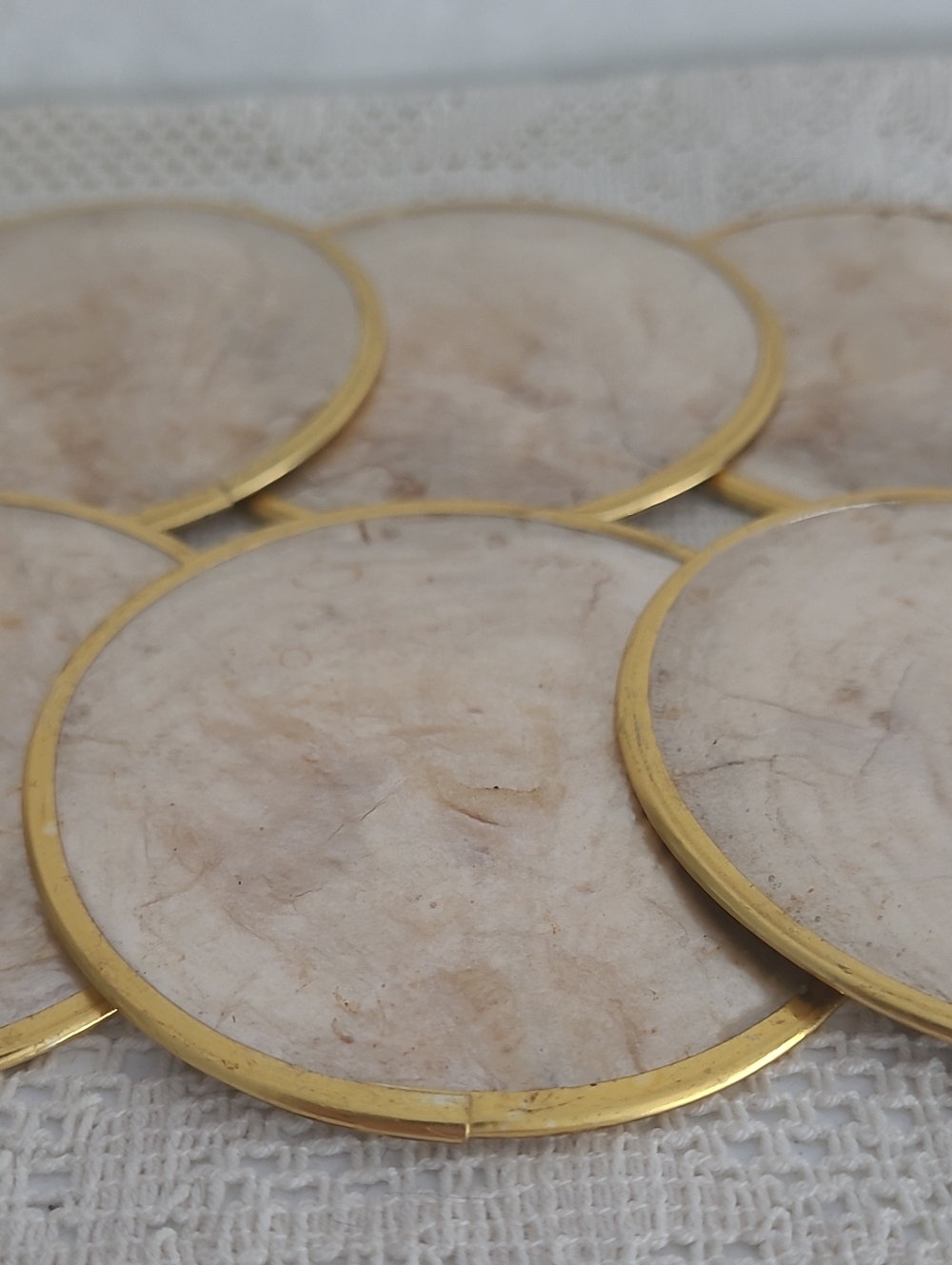 Set Of 8 Capriz Shell Coasters - Picture 2 of 7
